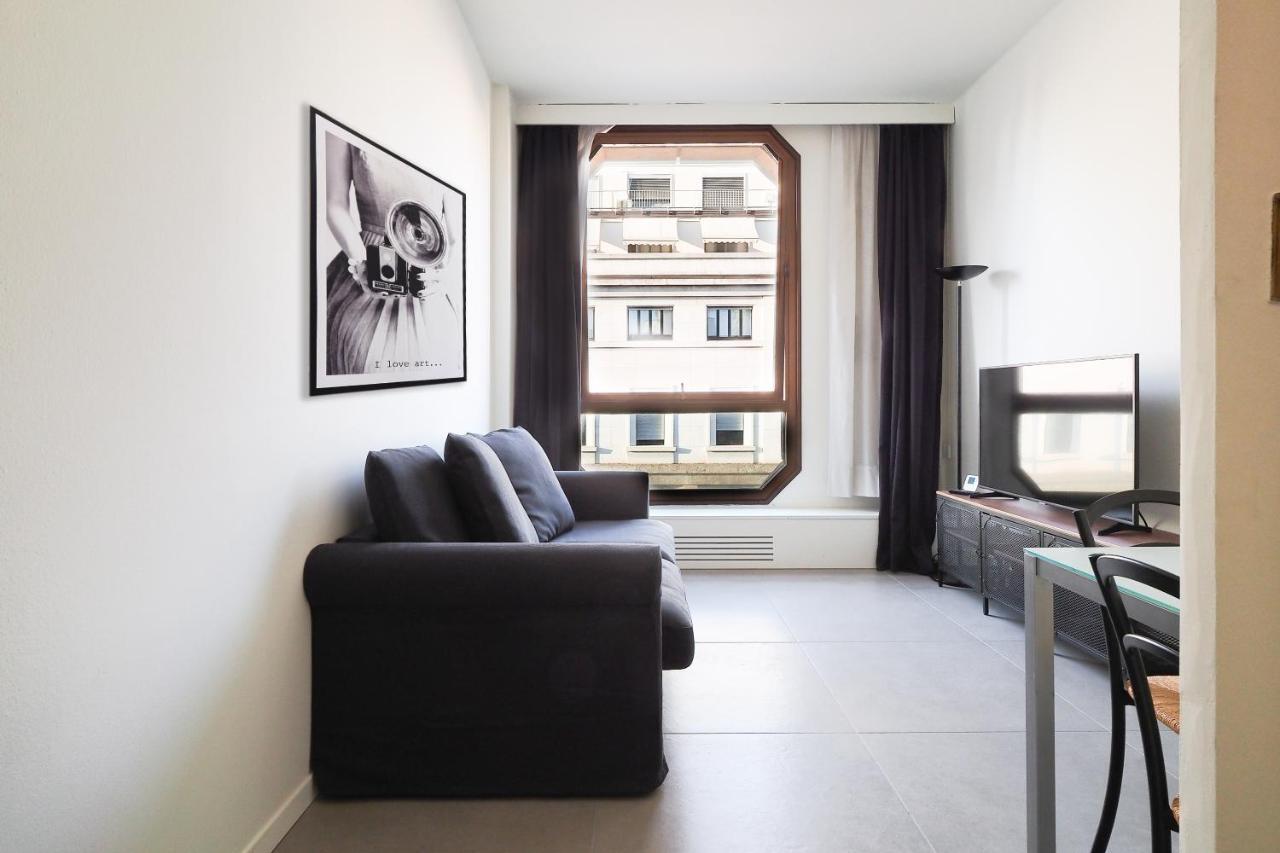 Duomo Luxury Apartment - ONE BED Milán Exterior foto