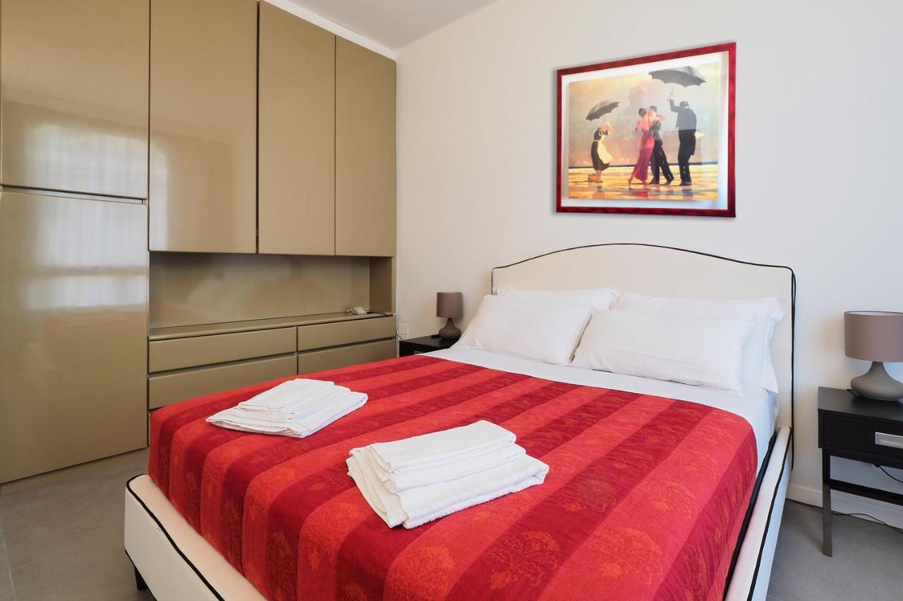 Duomo Luxury Apartment - ONE BED Milán Exterior foto
